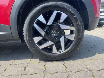 Car image 24