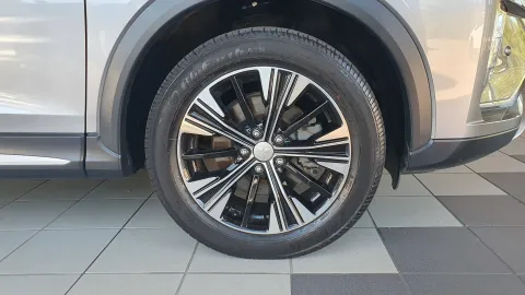 Car image 34