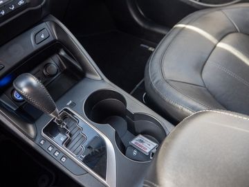 Car image 14