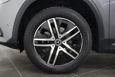 Car image 33