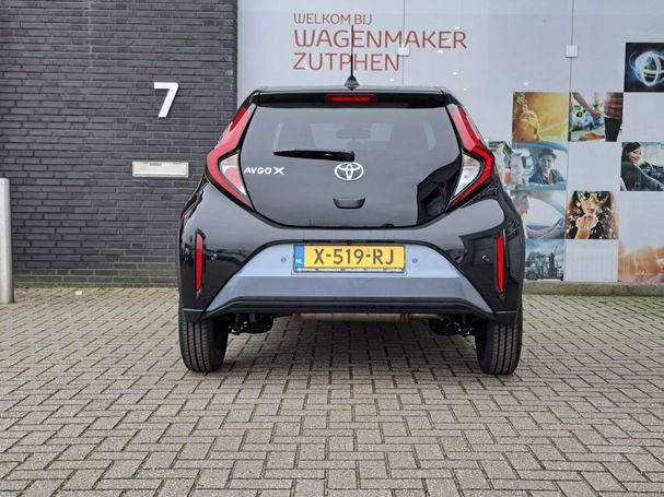 Toyota Aygo X 1.0 VVT-i 53 kW image number 4