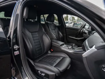 Car image 38