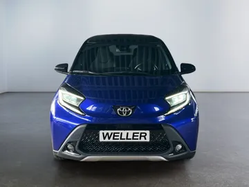 Car image 3