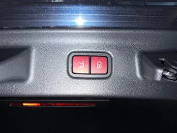 Car image 33