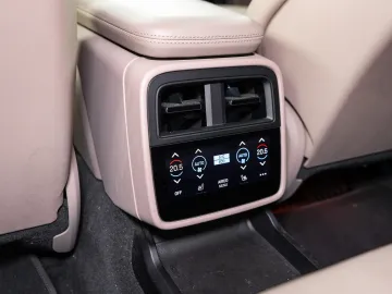 Car image 50