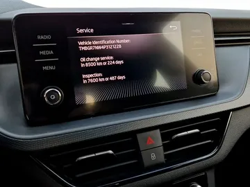 Car image 24