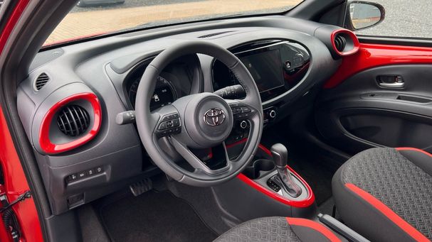 Toyota Aygo X 53 kW image number 12