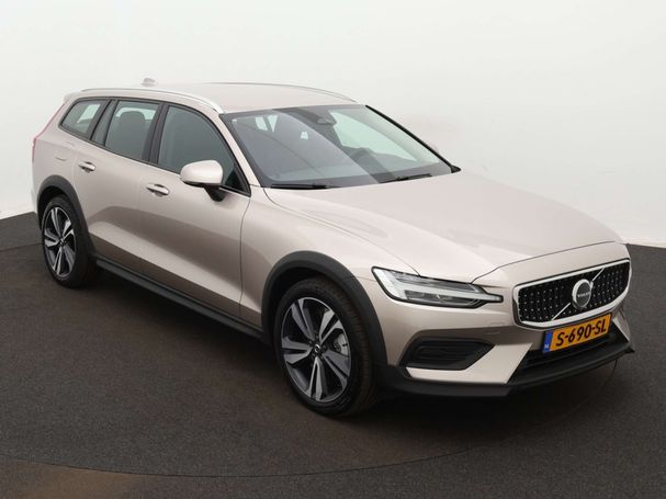 Volvo V60 Cross Country AWD B5 184 kW image number 8