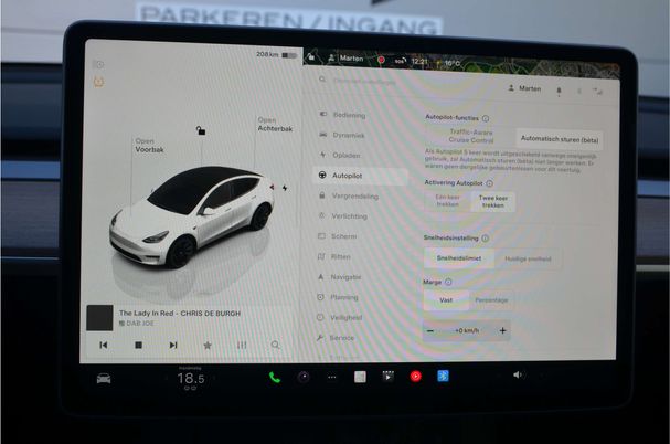 Tesla Model Y Long Range AWD 258 kW image number 16