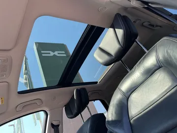 Car image 27