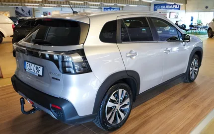 Car image 3
