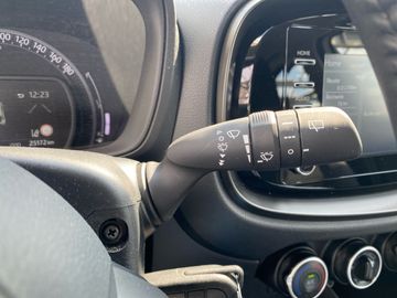Car image 26