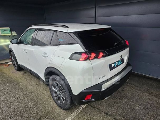 Peugeot 2008 PureTech 130 96 kW image number 2