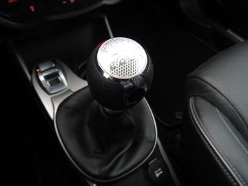 Car image 30