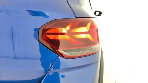 Car image 25