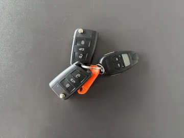 Car image 26
