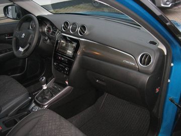 Car image 12