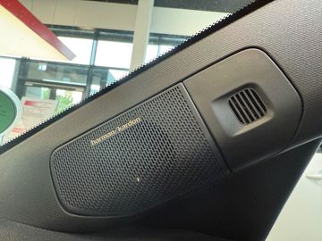 Car image 34
