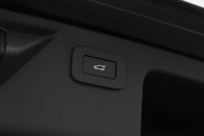 Car image 49