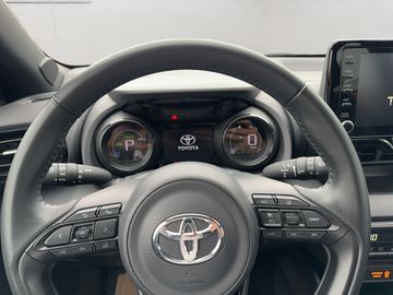 Car image 11