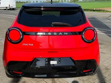 Car image 4