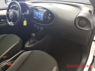 Car image 11