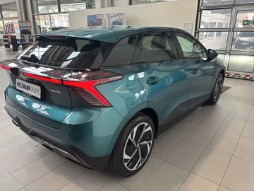Car image 13