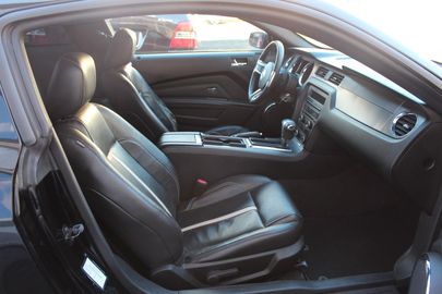 Car image 12