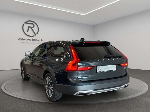 Volvo V90 Cross Country AWD 173 kW image number 3