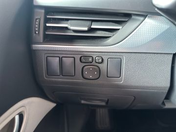 Car image 29