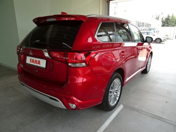 Mitsubishi Outlander Plus Spirit 4WD 165 kW image number 3