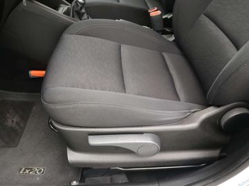 Car image 31