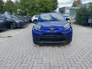 Car image 20