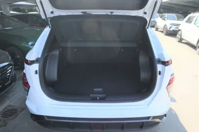 Car image 27