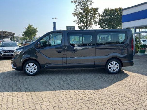 Renault Trafic Grand Combi dCi 170 EDC 125 kW image number 3