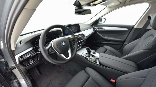 BMW 530 e 215 kW image number 21