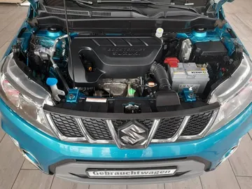 Car image 12