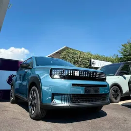 Car image 3
