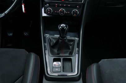 Car image 33