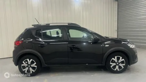 Car image 4