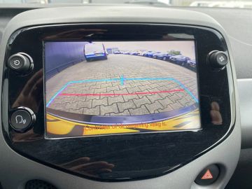 Car image 28