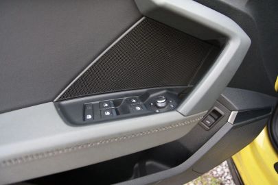 Car image 36