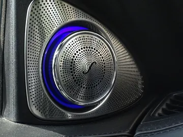 Car image 25