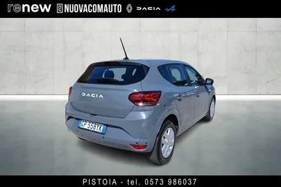 Car image 3