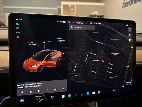 Tesla Model 3 Long Range AWD 258 kW image number 18