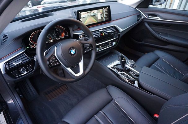 BMW 530d xDrive 210 kW image number 10