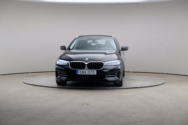 BMW 530 Touring xDrive 216 kW image number 2