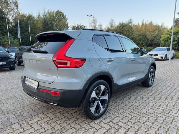 Volvo XC40 B4 Plus Dark DKG 145 kW image number 2