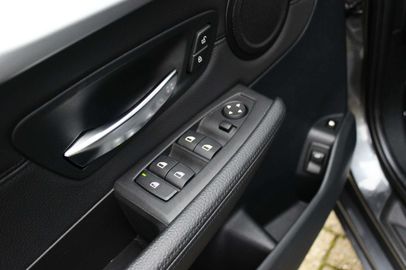 Car image 32