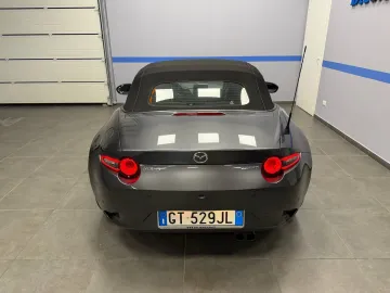 Car image 28